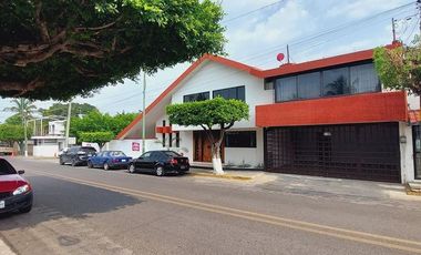 CASA EN VENTA EN FRACCIONAMIENTO EL MIRADOR