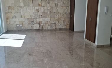 Casa en Lomas.de. Angelópolis,en renta con 5 recámaras. Una recámara en planta baja