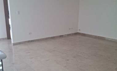 Casa en Lomas.de. Angelópolis,en renta con 5 recámaras. Una recámara en planta baja