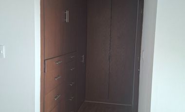 Casa en Lomas.de. Angelópolis,en renta con 5 recámaras. Una recámara en planta baja