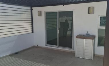 Casa en Lomas.de. Angelópolis,en renta con 5 recámaras. Una recámara en planta baja