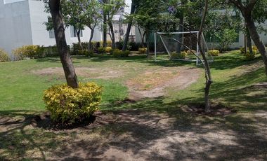 Casa en Lomas.de. Angelópolis,en renta con 5 recámaras. Una recámara en planta baja