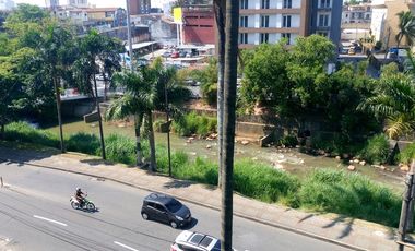 Edificio frente al Río Cali: Ideal para Hotel Boutique o Airbnb – Zona Centenario.