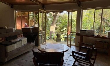 Casa con taller de artista en Santa María Ahuacatitlan, Cuernavaca