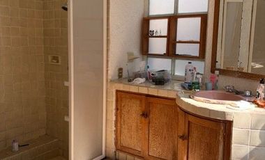 Casa con taller de artista en Santa María Ahuacatitlan, Cuernavaca