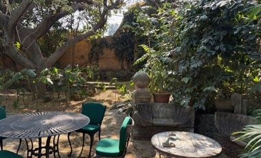 Casa con taller de artista en Santa María Ahuacatitlan, Cuernavaca