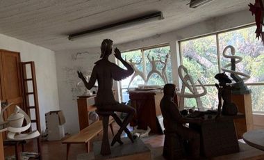 Casa con taller de artista en Santa María Ahuacatitlan, Cuernavaca