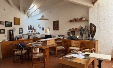 Casa con taller de artista en Santa María Ahuacatitlan, Cuernavaca