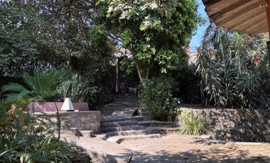 Casa con taller de artista en Santa María Ahuacatitlan, Cuernavaca