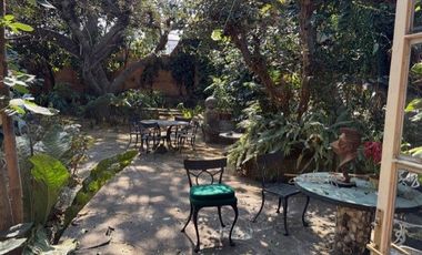 Casa con taller de artista en Santa María Ahuacatitlan, Cuernavaca