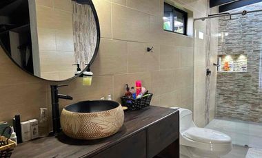 espectacular casa finca en venta en exclusiva y completa parcelacion en el retiro Antioquia.