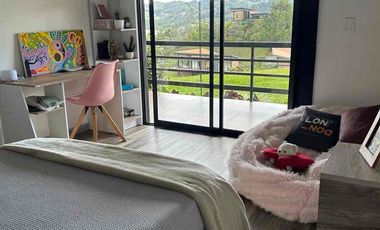 espectacular casa finca en venta en exclusiva y completa parcelacion en el retiro Antioquia.