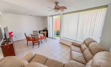 CASA EN ESQUINA CON ALBERCA EN FRACCIONAMIENTO LAS PALMAS, XOCHITEPEC MORELOS.