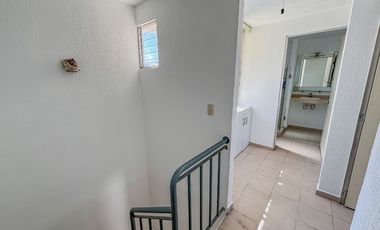 CASA EN ESQUINA CON ALBERCA EN FRACCIONAMIENTO LAS PALMAS, XOCHITEPEC MORELOS.