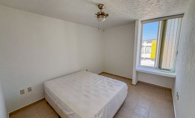 CASA EN ESQUINA CON ALBERCA EN FRACCIONAMIENTO LAS PALMAS, XOCHITEPEC MORELOS.