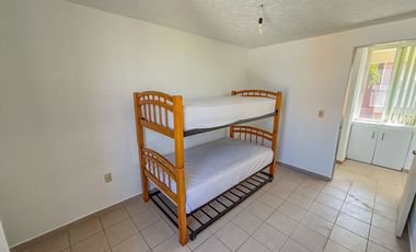 CASA EN ESQUINA CON ALBERCA EN FRACCIONAMIENTO LAS PALMAS, XOCHITEPEC MORELOS.