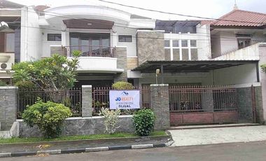 Batununggal indah, Rumah modern 2 lt, DIJUAL, bonus furniture, akses tol dekat, strategis dekat area Komersil, Cluster, Aman, Bebas Banjir,