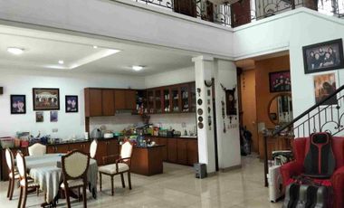 Batununggal indah, Rumah modern 2 lt, DIJUAL, bonus furniture, akses tol dekat, strategis dekat area Komersil, Cluster, Aman, Bebas Banjir,