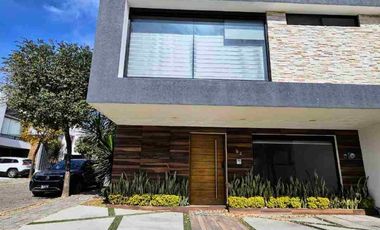 CASA EN RENTA EN LOMAS DE ANGELÓPOLIS OPCIÓN A 4A RECÁMARA