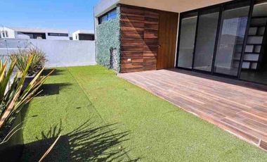 CASA EN RENTA EN LOMAS DE ANGELÓPOLIS OPCIÓN A 4A RECÁMARA