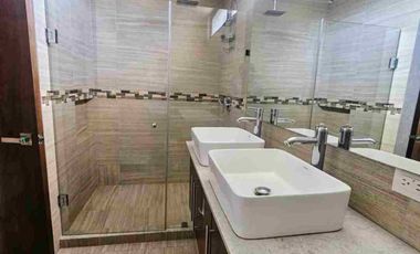 CASA EN RENTA EN LOMAS DE ANGELÓPOLIS OPCIÓN A 4A RECÁMARA