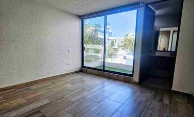 CASA EN RENTA EN LOMAS DE ANGELÓPOLIS OPCIÓN A 4A RECÁMARA