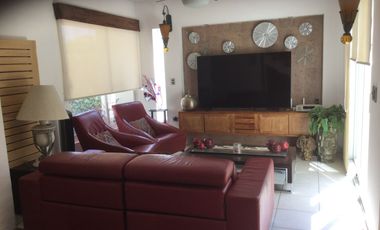 Excelente oportunidad en Las Moras con excedente de terreno