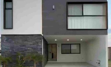 SUPER PRECIO DE OPORTUNIDAD  CASA EN VENTA EN LOMAS CON RECÁMARA EN PLANTA BAJA.