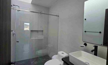 SUPER PRECIO DE OPORTUNIDAD  CASA EN VENTA EN LOMAS CON RECÁMARA EN PLANTA BAJA.