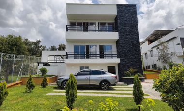 VENTA DE ESPECTACULAR FINCA, A 15 MINUTOS DEL AEROPUERTO, RIONEGRO, ANTIOQUIA