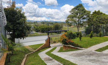 VENTA DE ESPECTACULAR FINCA, A 15 MINUTOS DEL AEROPUERTO, RIONEGRO, ANTIOQUIA