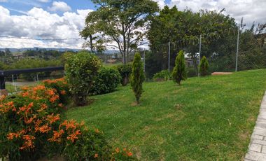 VENTA DE ESPECTACULAR FINCA, A 15 MINUTOS DEL AEROPUERTO, RIONEGRO, ANTIOQUIA