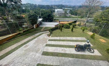VENTA DE ESPECTACULAR FINCA, A 15 MINUTOS DEL AEROPUERTO, RIONEGRO, ANTIOQUIA