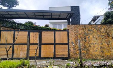 VENTA DE ESPECTACULAR FINCA, A 15 MINUTOS DEL AEROPUERTO, RIONEGRO, ANTIOQUIA