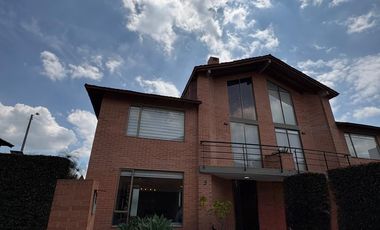 VENDO CASA CAMPESTRE EN CHIA