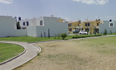 CASA EN REMATE BANCARIO EN FRACC VILLA FONTANA EN SAN PEDRO TLAQUEPAQUE