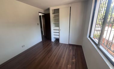 Casa recién remodelada cerca de Metro