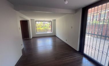 Casa recién remodelada cerca de Metro