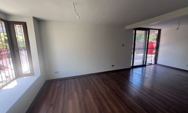 Casa recién remodelada cerca de Metro