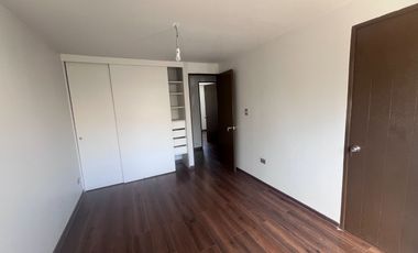 Casa recién remodelada cerca de Metro