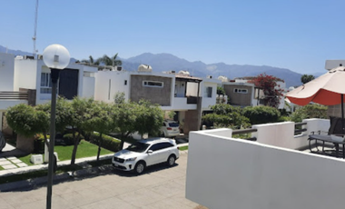 CASA EN REMATE BANCARIO EN CONDOMINIO LAS MORAS EN PUERTO VALLARTA