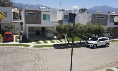 CASA EN REMATE BANCARIO EN CONDOMINIO LAS MORAS EN PUERTO VALLARTA