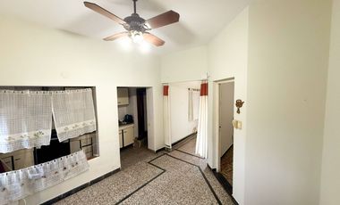 CASA 2 DORMITORIOS EN VENTA