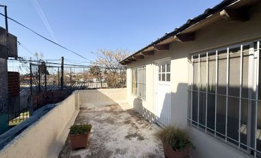 CASA 2 DORMITORIOS EN VENTA