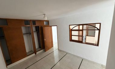 Venta casa amplia Medellín Estadio