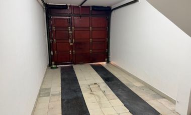 Venta casa amplia Medellín Estadio