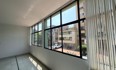 Venta casa amplia Medellín Estadio