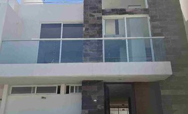 Bonita casa en renta en LOMAS.DE ANGELÓPOLIS . 4 recámaras