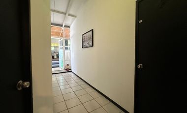 CASA EN VENTA CON USO DE SUELO MIXTO EN LADRON DE GUEVARA