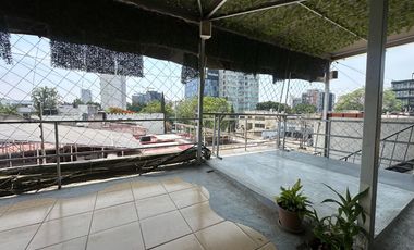 CASA EN VENTA CON USO DE SUELO MIXTO EN LADRON DE GUEVARA